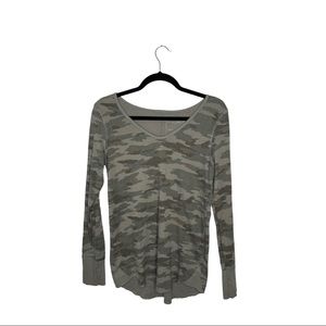 Free People We the Free Women's Top Camo Thermal
Long Sleeve Size Large